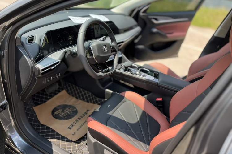 Used Changan Eado 2022 PLUS Blue Whale NE 1.4T GDI DCT Prestige Edition
