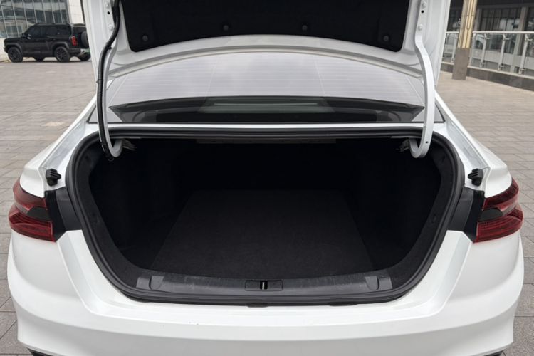 Used Geometry A 2024 410KM Travel Edition