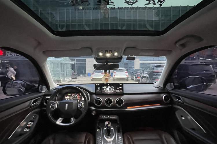 Used Wey VV6 2020 2.0T Two-Wheel Drive Smart Protection+
