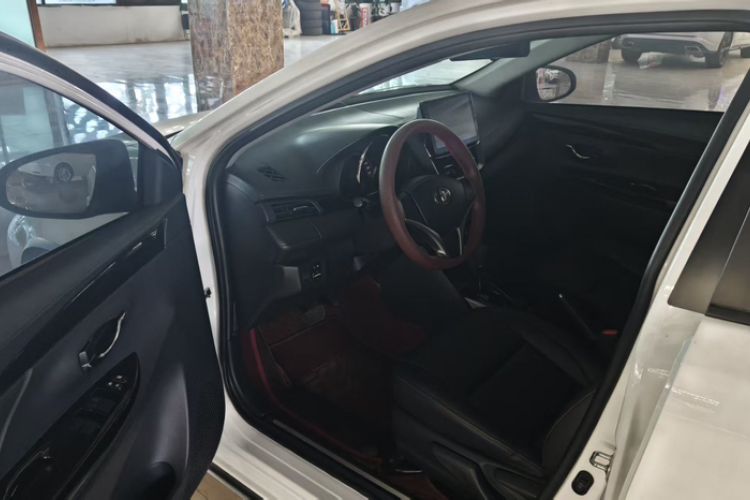 Used Toyota YARiS L 2021 X-Trail 1.5L CVT Luxury Edition
