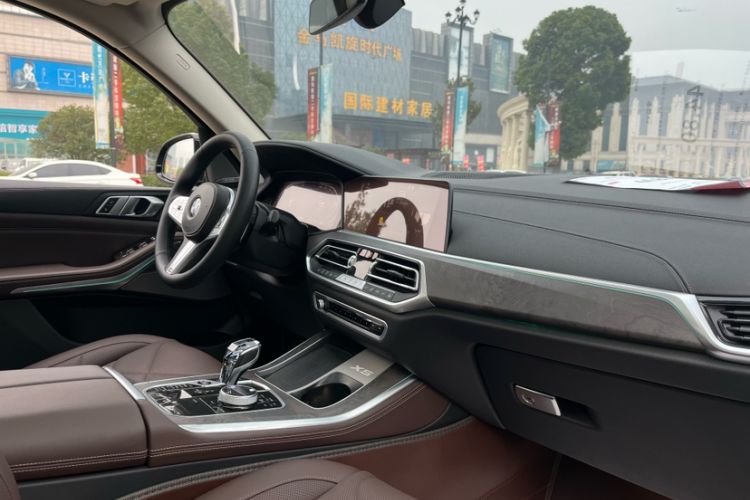 Used BMW X5 2022 Restyled xDrive 30Li Luxury Version M Sport Package
