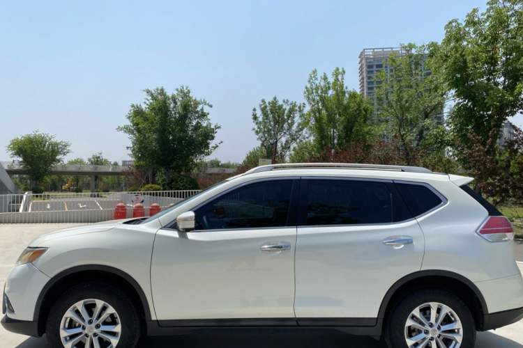 Used Nissan X-Trail 2015 2.0L CVT Comfort MAX Edition 2WD
