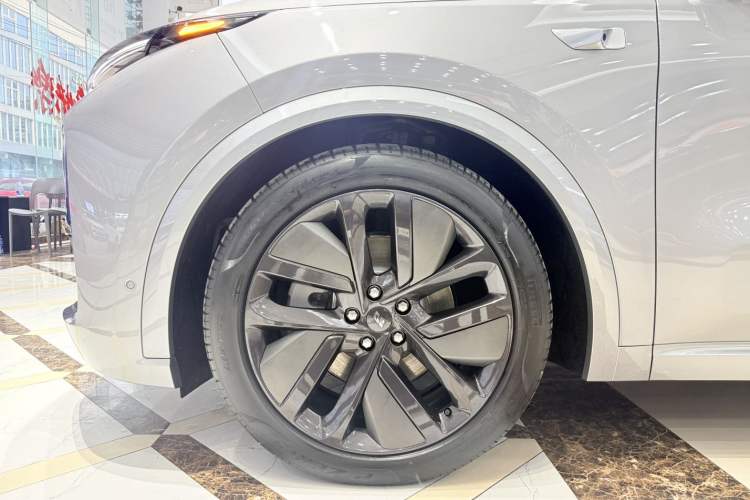 Used Li Auto L8 2023 Pro Model
