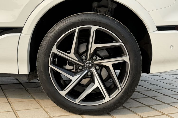 Used Audi Q6L e-tron 