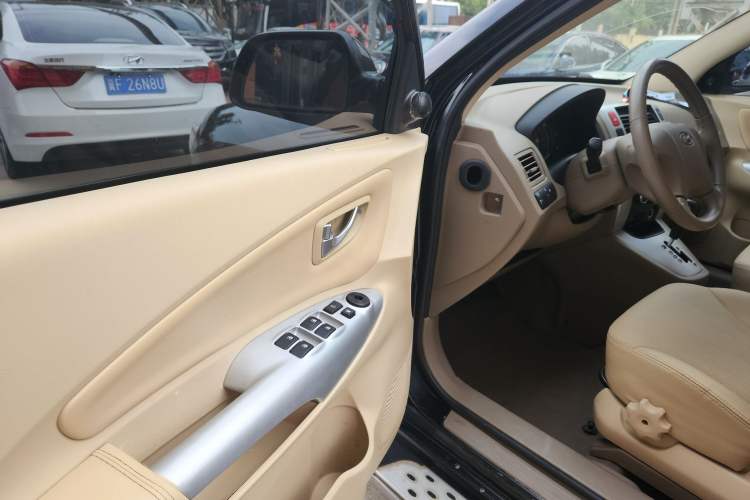 Used Hyundai Tucson 2013 2.0L Automatic Two-Wheel Drive Comfort Version
