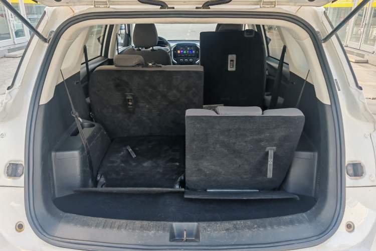 Used Baojun 530 2021 Global Car Anniversary Edition 1.5T Manual Comfort Version 7 Seats
