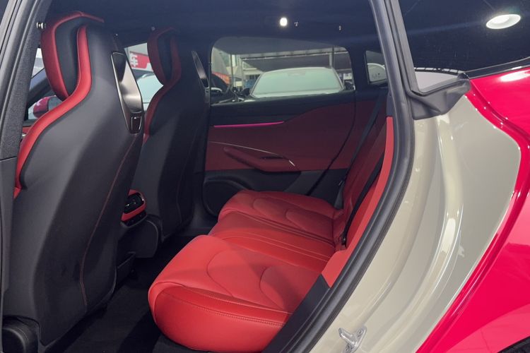 Used  SU7 2024 Rear-Drive Long-Range Intelligent Driving Version
