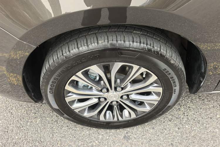 Used Buick GL8 2022 Land Cruiser Executive Class 652T Comfort Model
