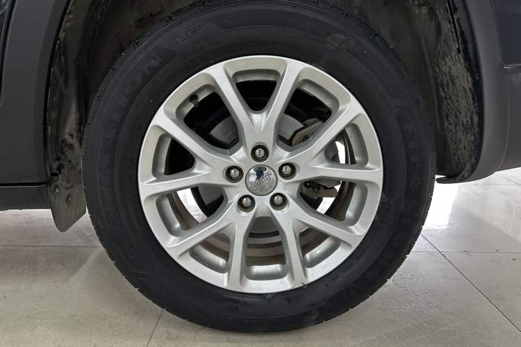 Used  Cherokee 2017 2.0L Superior Edition