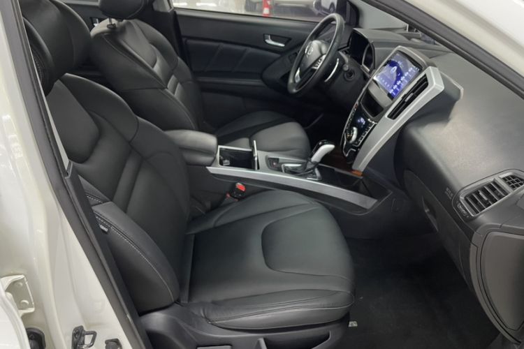 Used Luxgen U6 SUV 2014 2.0T ZhiZun Model
