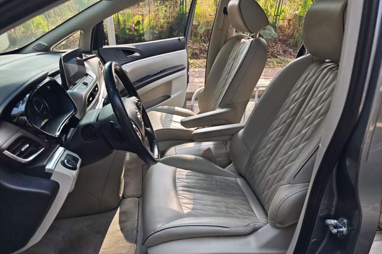 Used Buick GL8 2022 Land Business Class 652T Luxury Model
