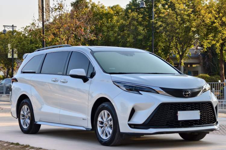 Used Toyota Granvia 2024 2.5L Hybrid Comfort Edition