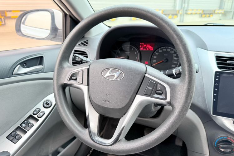 Used Hyundai Verna 2014 1.4L Automatic Smart GLS
