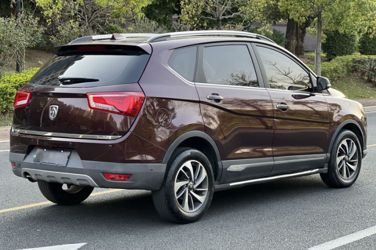 Used Baojun 560 2016 1.8L Manual Luxury Edition
