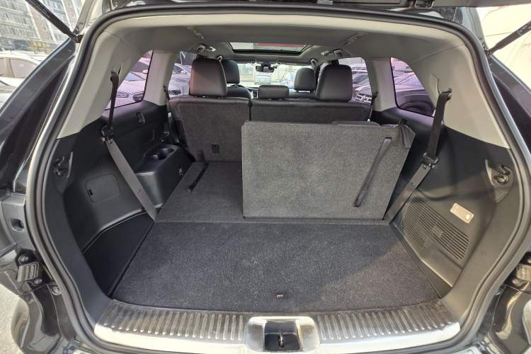 Used Toyota Highlander 2018 2.0T Four-Wheel Drive Luxury Edition 7 Seats China V Emission Standard
