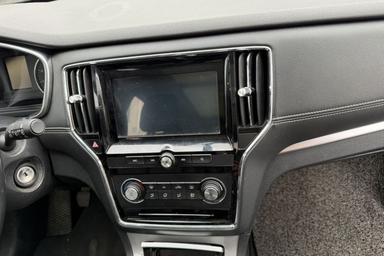 Used Roewe RX5 2018 20T Two-Wheel Drive Manual Flagship Edition
