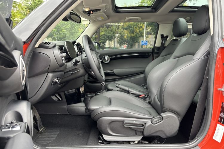 Used  MINI 2021 1.5T COOPER Classic Edition
