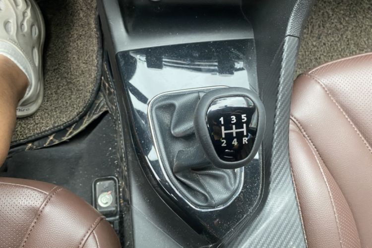 Used Soueast A5 Wing Dance 2019 1.5L Manual Luxury Version China V Standard
