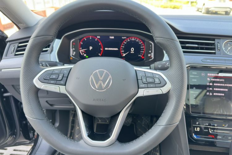 Used Volkswagen Magotan 2026 30 Million Vehicles Selected Model 380TSI DSG Luxury Edition
