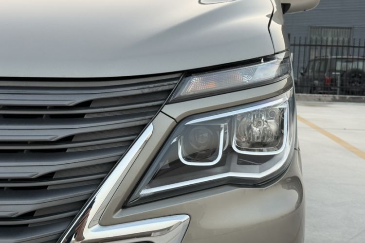 Used FORTHING Lingzhi 2023 M5L 1.6L Comfort 9-Seater
