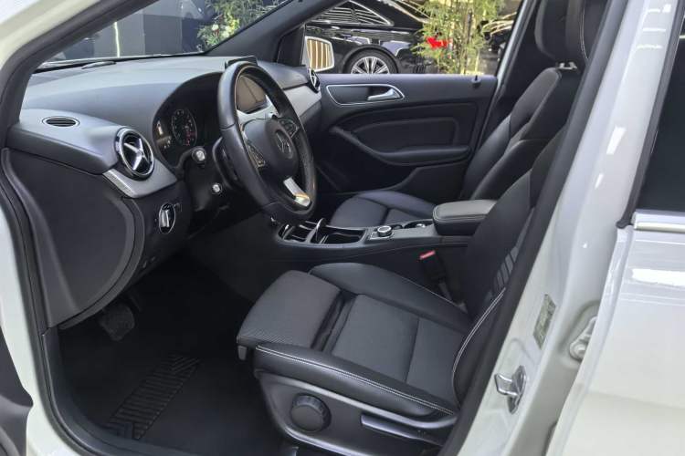 Used Mercedes-Benz B-Class 2015 B 200 Sport Edition
