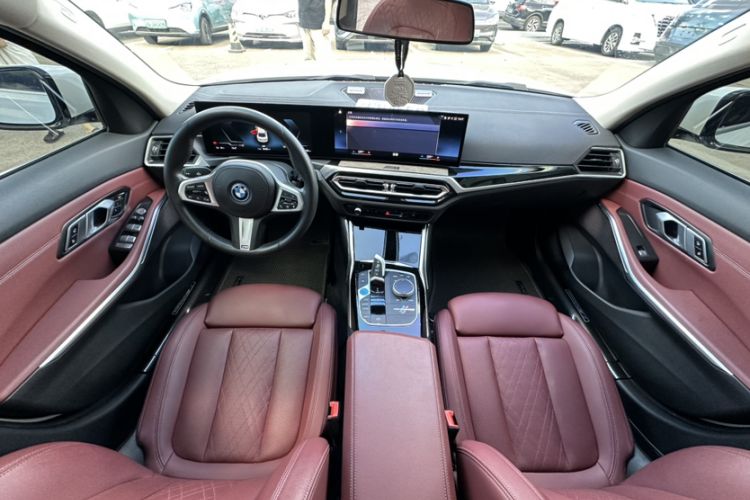 Used BMW i3 2022 eDrive 35 L
