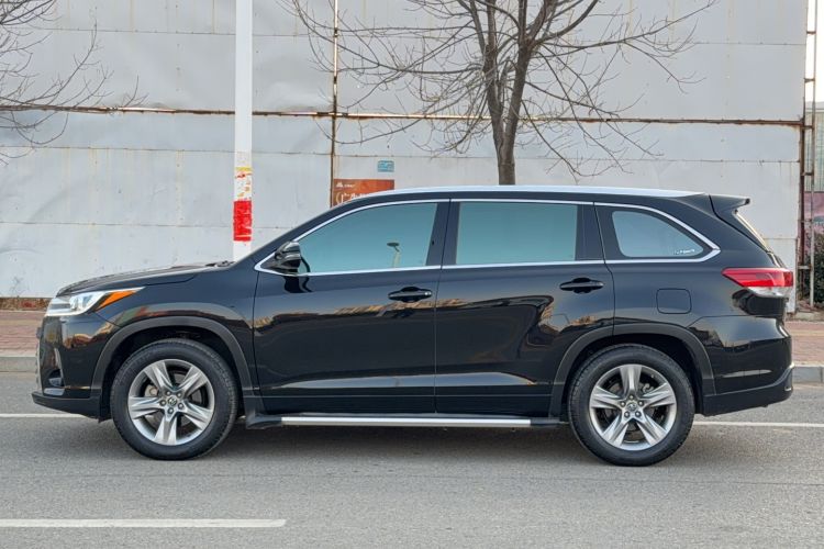 Used Toyota Highlander 2018 2.0T Two-Wheel Drive Prestige Version 7 Seats China V Emission Standard
