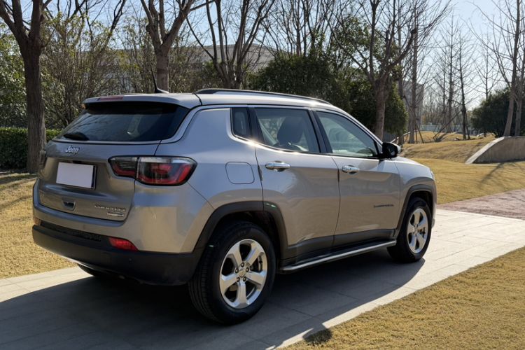 Used  Compass 2017 200T Automatic Family Edition
