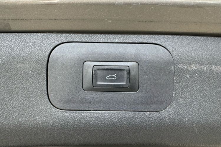 Used Buick GL6 2019 18T 6-Seater Connected Luxury Version China VI Standard
