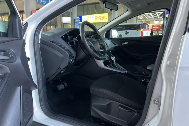 Used Ford Focus 2015 Hatchback 1.6L Automatic Comfort Model