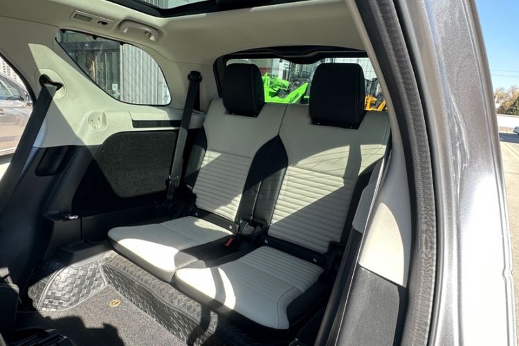 Used Land Rover Discovery 2021 360 PS R-Dynamic S
