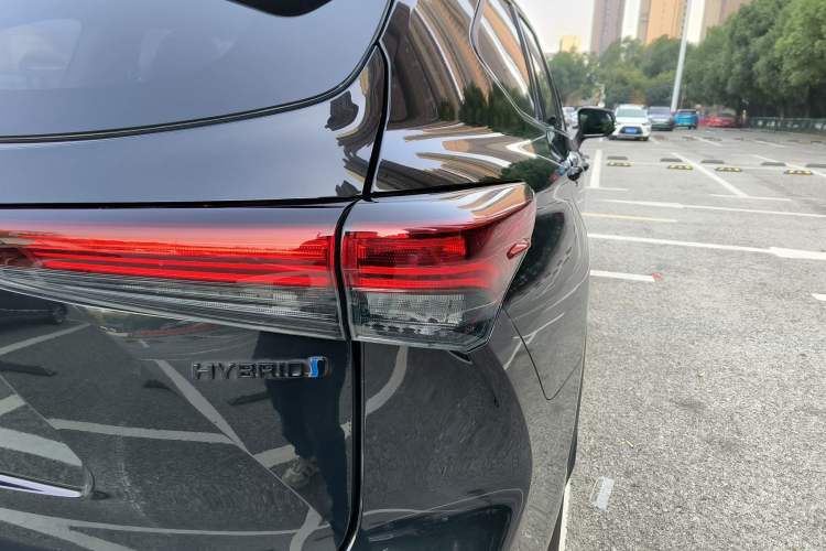 Used Toyota Highlander 2023 2.5L Smart Electric Hybrid Dual-Engine 4x4 Knight Edition 7 Seats