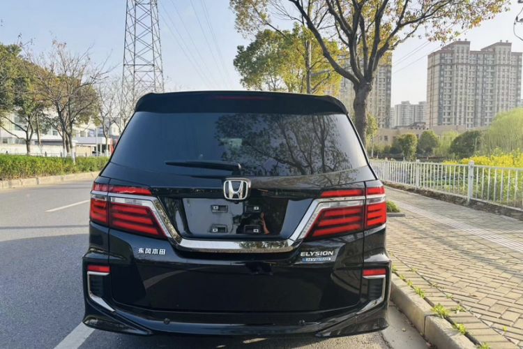 Used Honda Elysion 2019 2.0L Hybrid Luxury Edition
