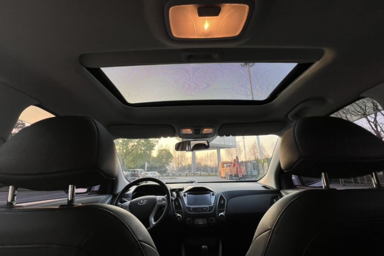 Used Hyundai ix35 2013 2.0L Automatic Two-Wheel Drive Smart GLS China IV Standard
