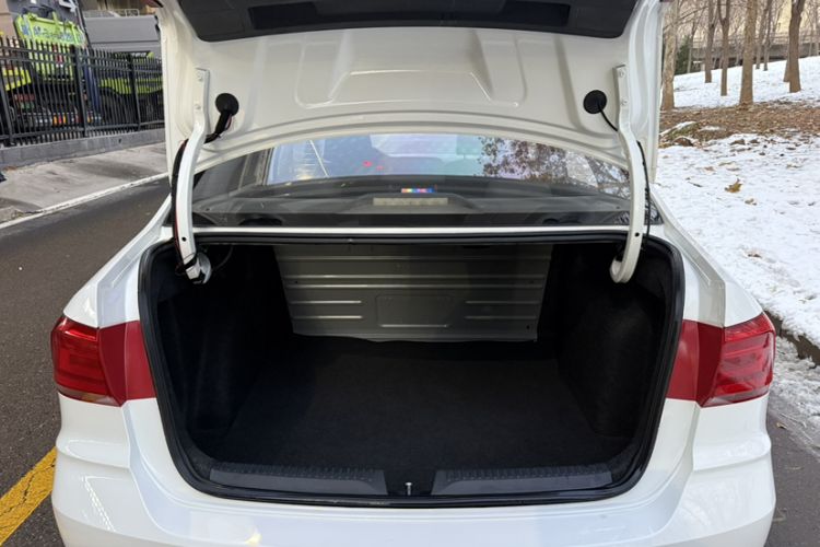 Used Volkswagen Santana 2019 1.5L Manual Fashion Edition China VI Standard
