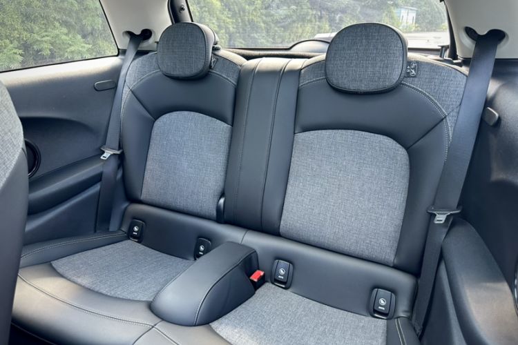 Used  MINI 2019 1.5T COOPER Classic Edition
