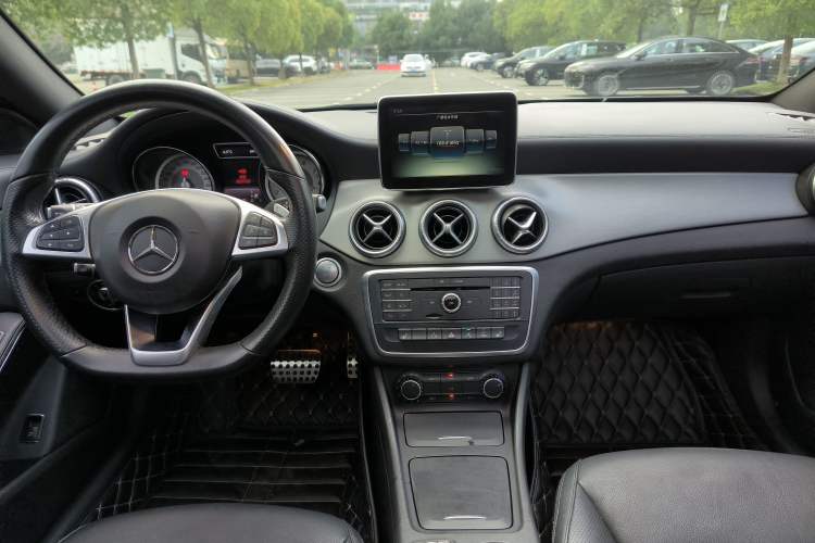 Used Mercedes-Benz CLA 2014 CLA 260 4MATIC
