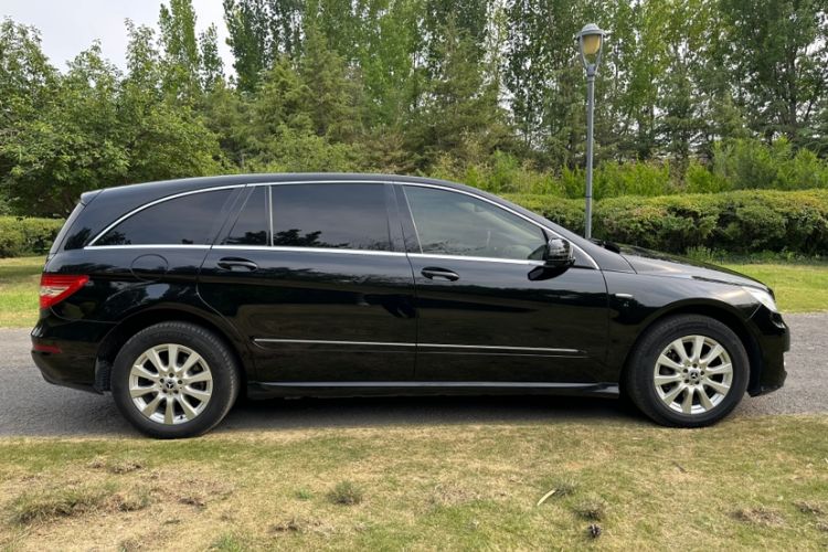 Used Mercedes-Benz R-Class 2017 R 320 4MATIC Business Edition Prestige Model