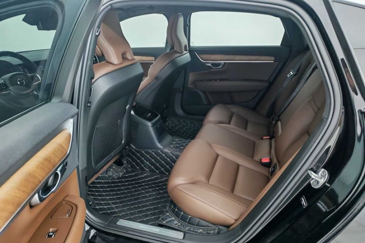 Used Volvo S90 New Energy 2024 Plug-in Hybrid Four-Wheel Drive Long-Range Zhiyi Luxury Edition
