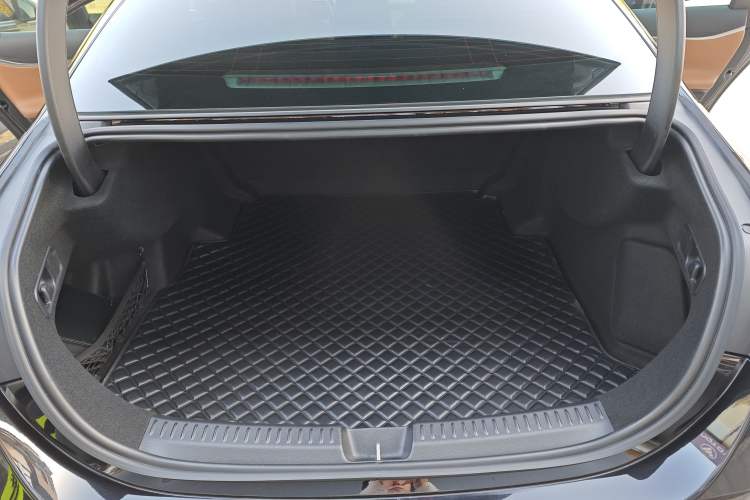 Used Mercedes-Benz E-Class 2024 E 300 L Luxury Model