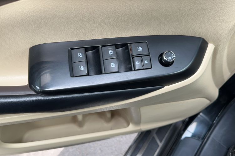 Used Toyota Highlander 2018 2.0T Four-Wheel Drive Elite Edition 7 Seats China VI Standard
