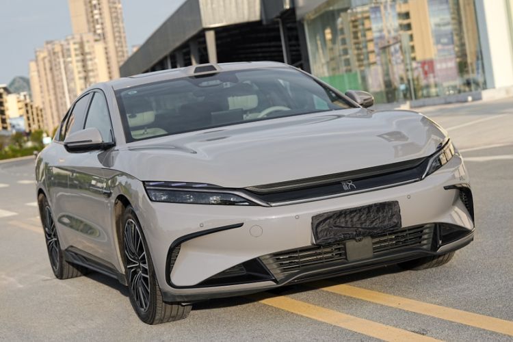 Used BYD Han 2025 EV with 701 km of Laser Radar-Enabled Intelligent Driving
