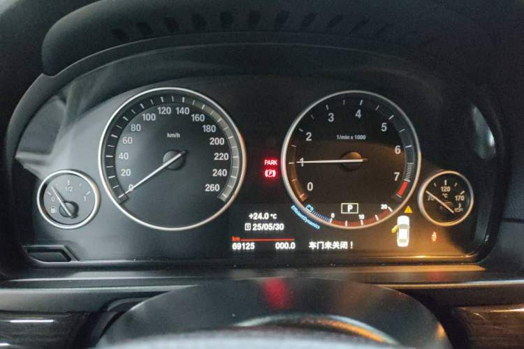 Used BMW 5 Series 2014 525Li Luxury Design Package
