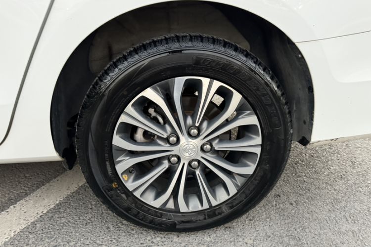 Used Buick GL8 2021 Land Cruiser Executive Class 652T Comfort Model