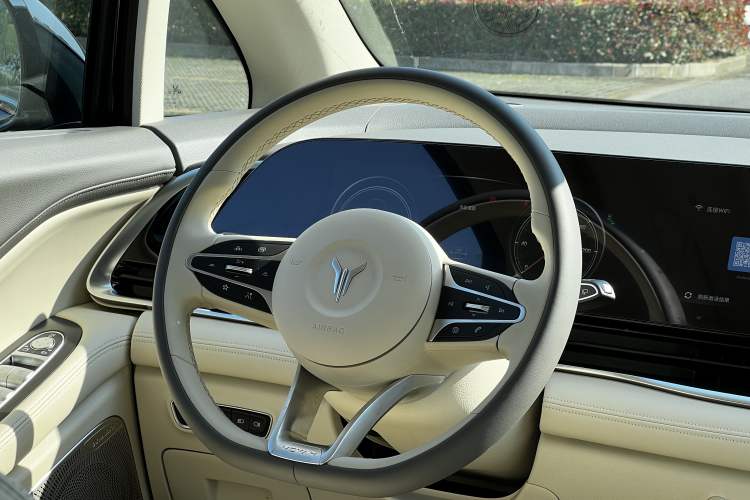 Used VOYAH Dream 2022 0-Carbon Edition Dream+ Smart Enjoyment Package 475 km
