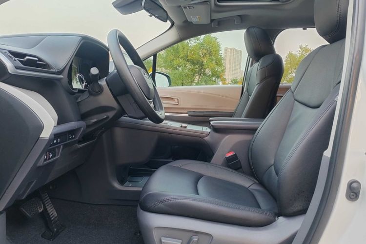 Used Toyota Sienna 2021 2.5L Hybrid Comfort Edition