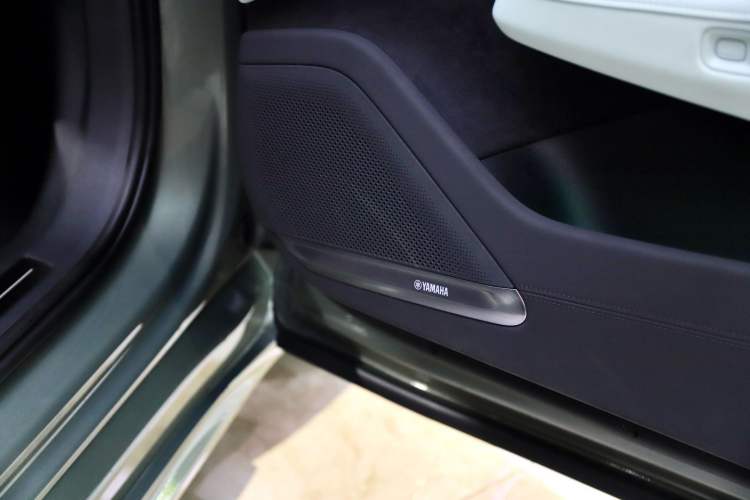 Used Zeekr 001 2025 WE Edition 100 kWh Rear-Wheel Drive
