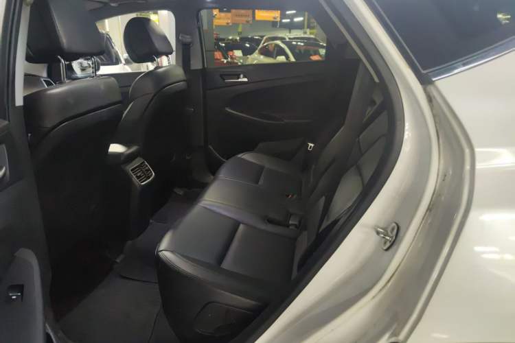 Used Hyundai Tucson 2015 1.6T Dual-Clutch Two-Wheel-Drive Smart Model
