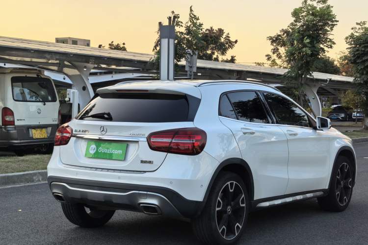 Used Mercedes-Benz GLA 2017 GLA 220 4MATIC Fashion Model