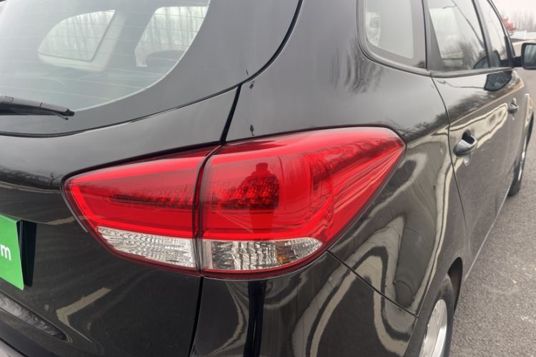 Used Kia Carens 2013 2.0L 7-Seater Automatic Comfort Edition China IV Standard